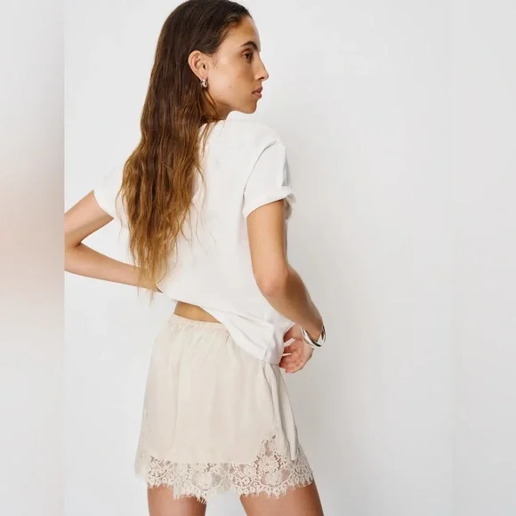 Reformation Fern Satin Short NEW - Picture 3 of 3